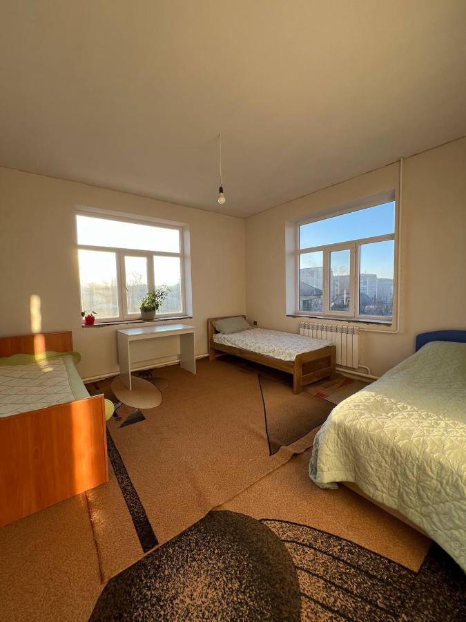 Emir Guest House In Karakol Room photo