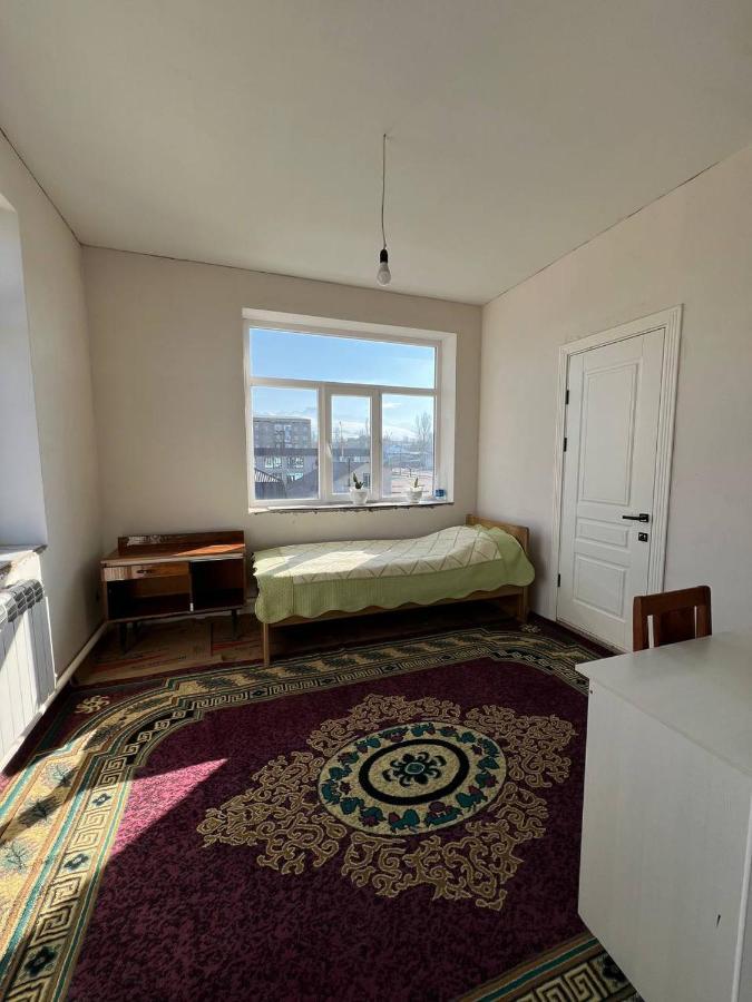 Emir Guest House In Karakol Room photo