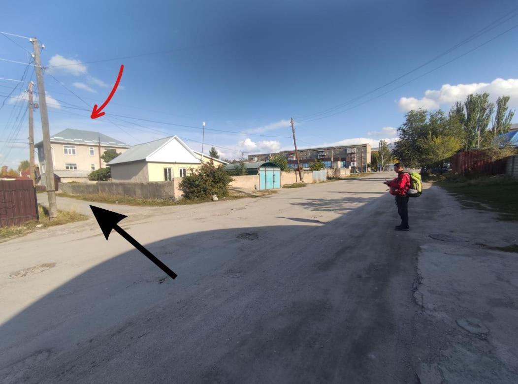 Emir Guest House In Karakol Exterior photo