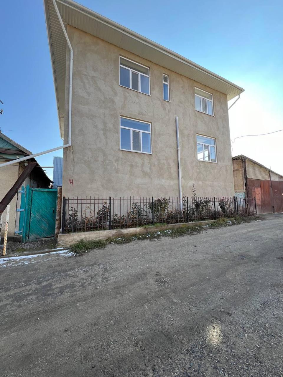 Emir Guest House In Karakol Exterior photo