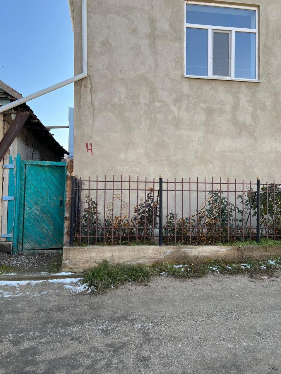 Emir Guest House In Karakol Exterior photo